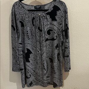Liz Claiborne Black and White Patterned Blouse